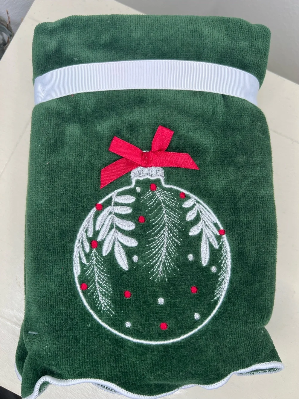 Brand New-Kassa Decor Christmas Bulb Hand Towels-Set of 2